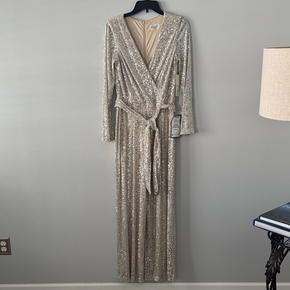 Eliza J Sequined Jumpsuit Brand New with Tags Size 6 - Picture 2 of 13
